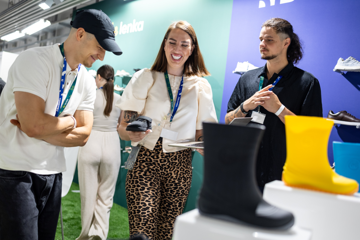 Gespräche bei Messe BAREFooT