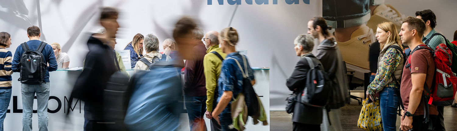 Besucher bei Messe BAREFoot